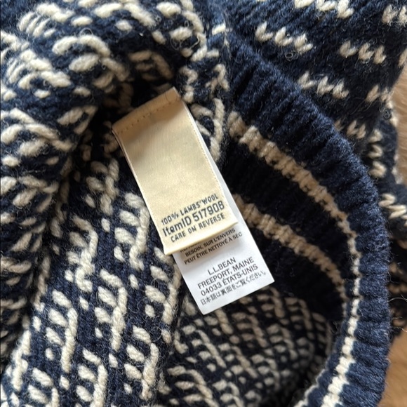 L.L. Bean Norwegian Lambswool Blue and White Crewneck Sweater- Women’s - Picture 6 of 12